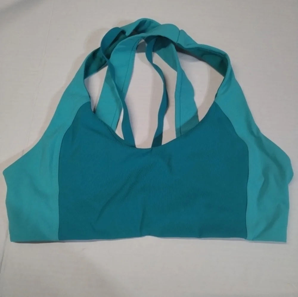 Lululemon sports bra‎